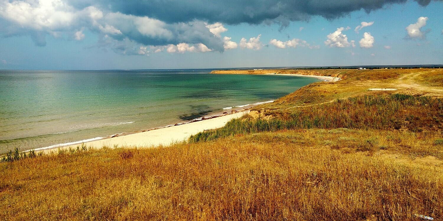 Песчаный пляж в Громово